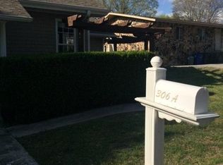 306 W Limestone St #A, Florence, AL 35630