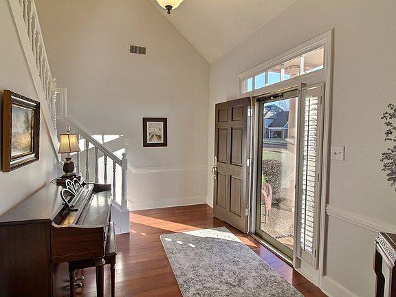 2nd image of 554 Merriweather Dr