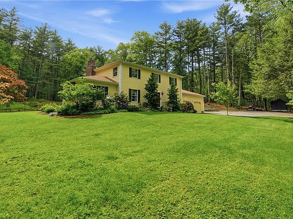 2nd image of 40 White Pine Dr
