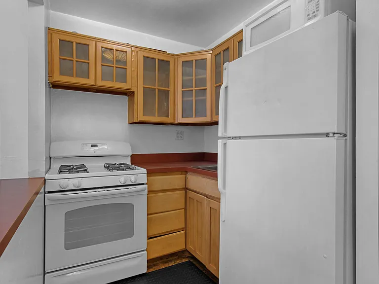 61 Lexington Ave #2C — Photo 10