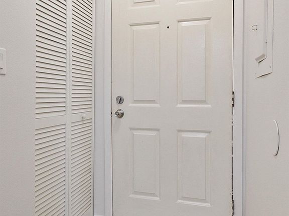 4th image of 6019 E 6th Ave APT L305