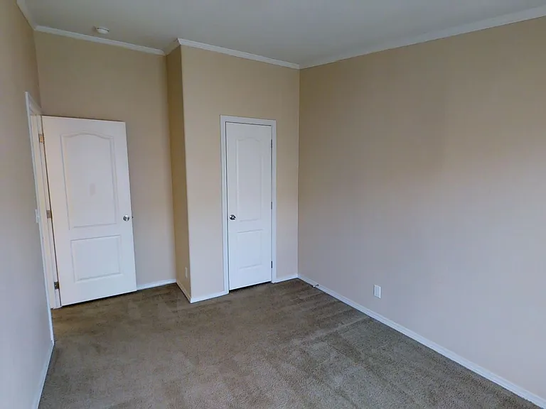 321 E Lime St — Photo 9