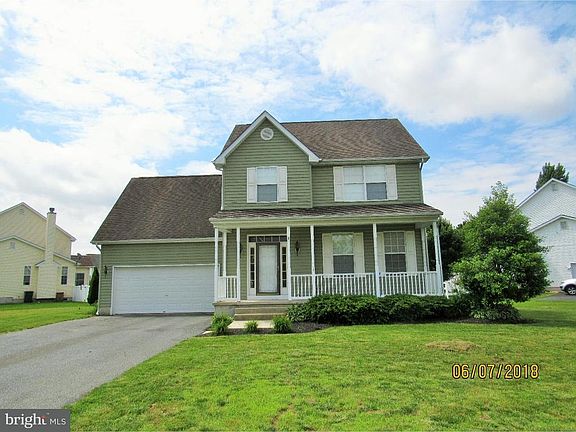 2nd image of 8 E Green Ln
