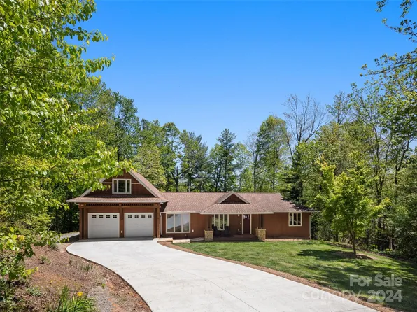 74 Whispering Woods Dr, Saluda, NC 28773