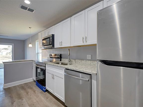 4th image of 754 Leonardo Ct #B