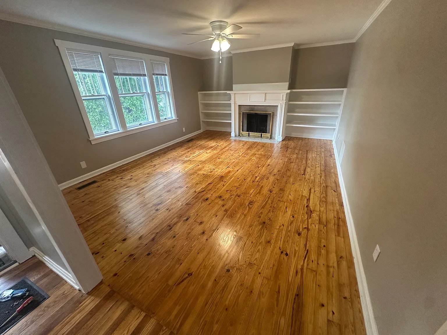 3 bed, 1300 sqft, $1,500 — Photo 1