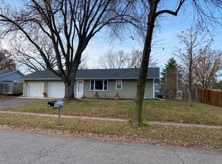 905 Cortland Dr S, Apple Valley, MN 55124