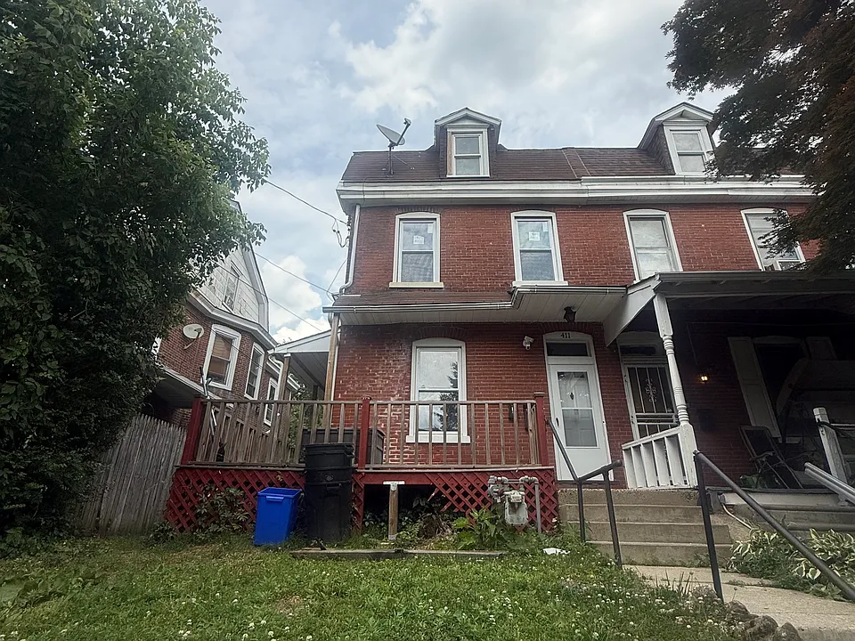 411 Valley Rd #2