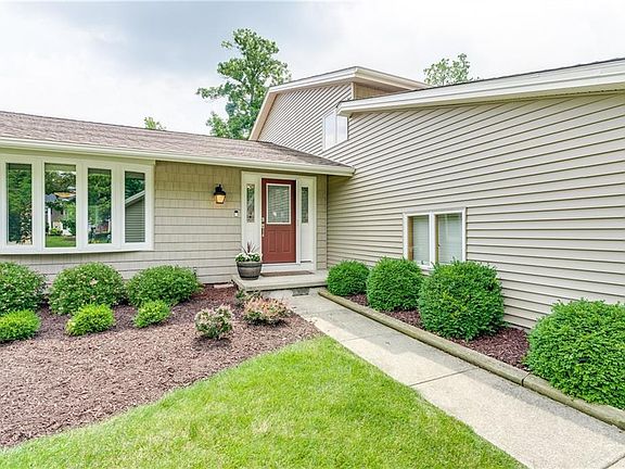 3rd image of 15563 Forestwood Dr