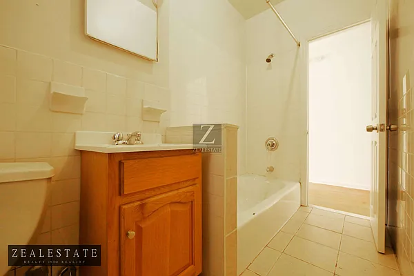 Rented by ZealEstate Group Inc | media 37