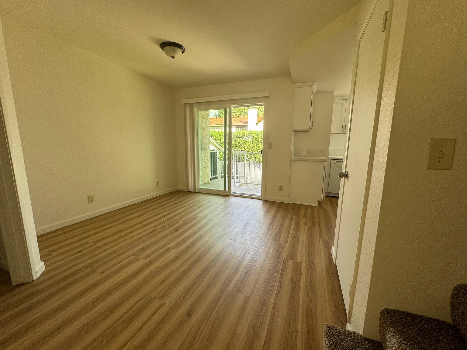 2 bed, 2.5 bath, 1100 sqft, $2,950 — Photo 3