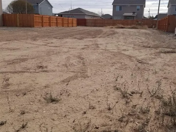 1016 Clover Ln, Roswell, NM 88203