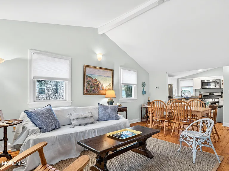 77 Abbott Ave — Photo 10