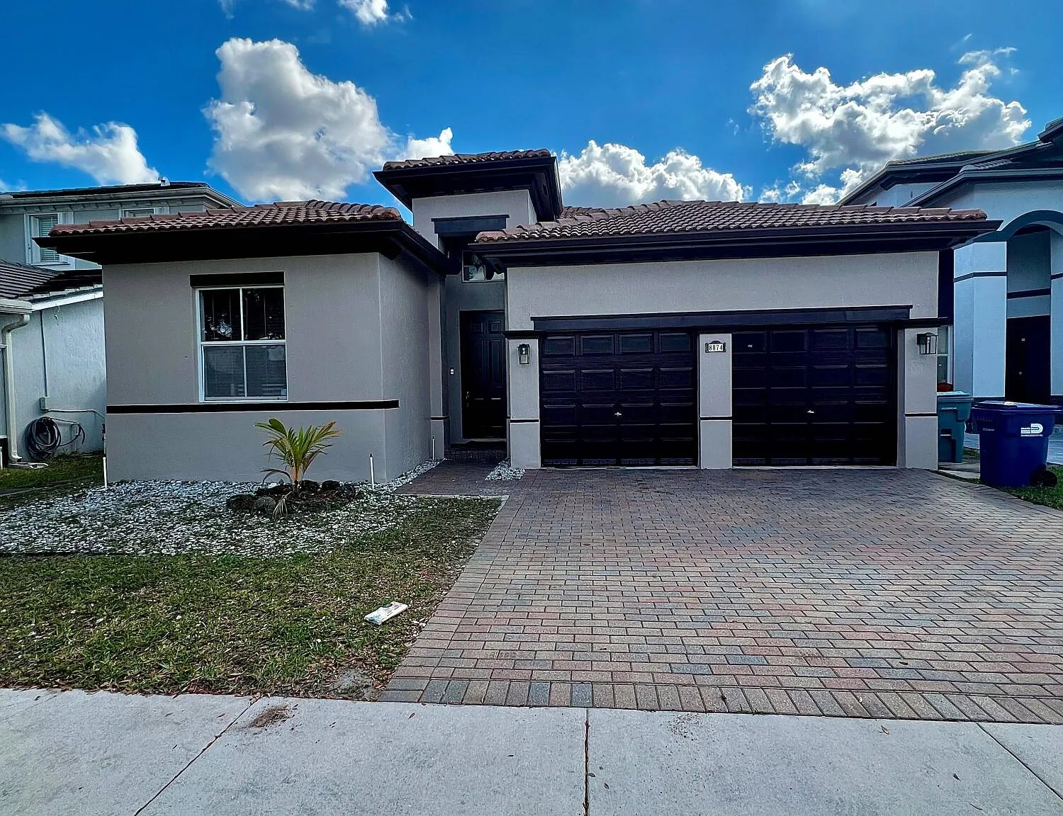 4 bed, 3.0 bath, 1854 sqft, $4,800 — Photo 2