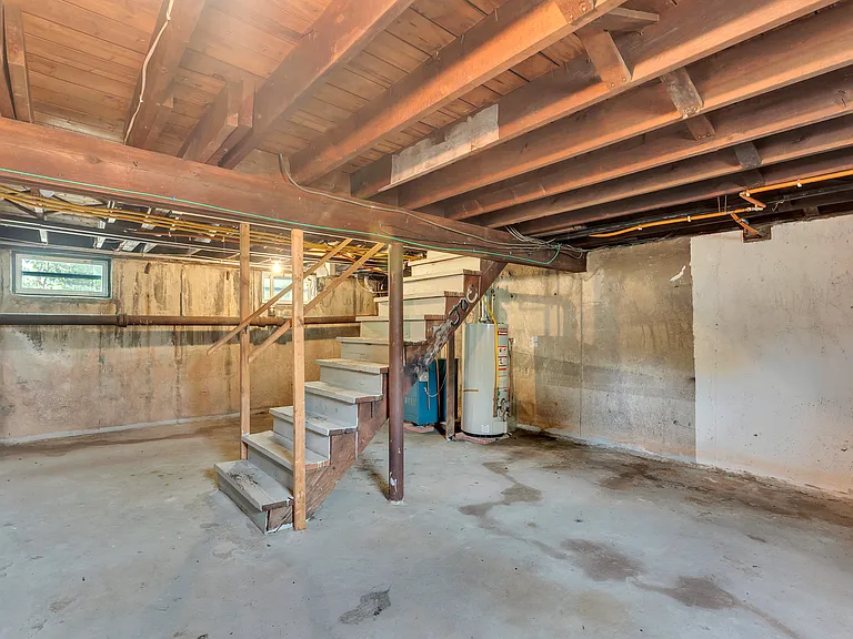 Savin Court Apartments — Photo 30