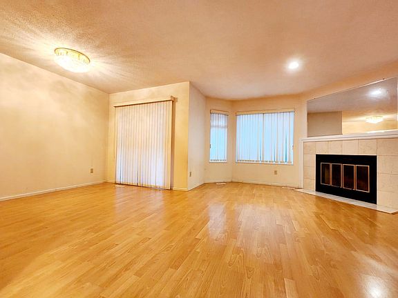 4th image of 8691 Cook Rd #5