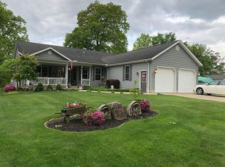 1455 Lake Vue Dr, Roaming Shores, OH 44085