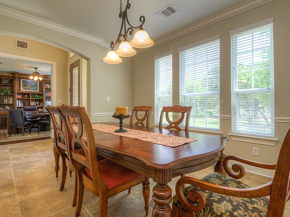 4th image of 27507 Fels Mauer Blvd