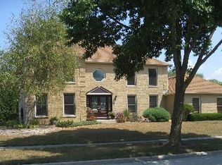 1155 Surrey Ln, Itasca, IL 60143