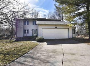 1113 Pine Ridge Ct, Normal, IL 61761