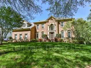 1088 Safa St, Herndon, VA 20170