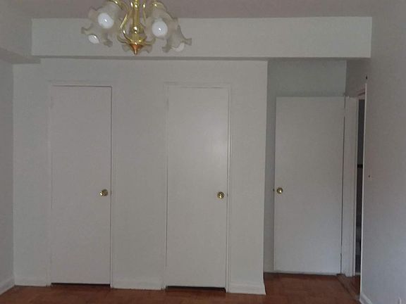 4th image of 4 Sadore Ln APT 1M