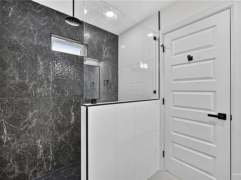 1417 W Dawes Ave — Photo 14