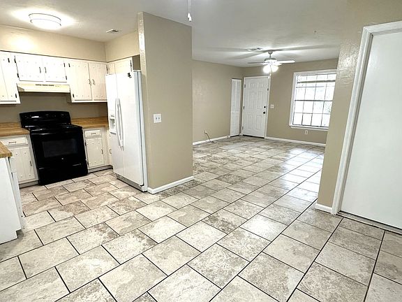 5th image of 4667 Autumn Woods Way