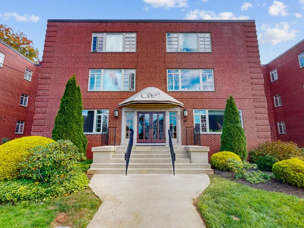 30 Outlook Avenue APT 108, West Hartford, CT 06119