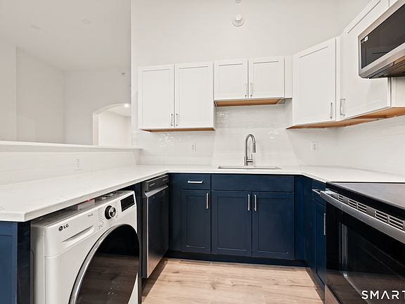 5th image of 542 Main St #2A