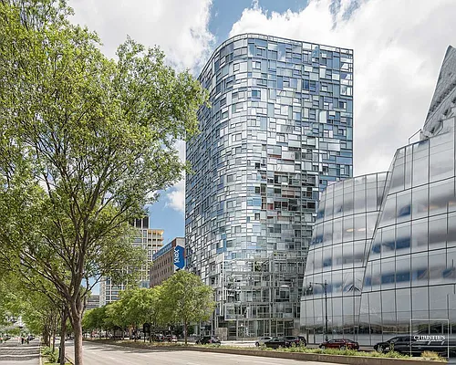 Sold by Christie's International Real Estate Group, LLC | media 25