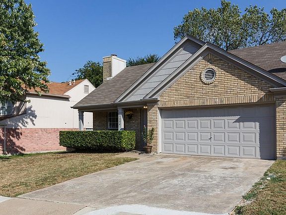 3rd image of 1154 Calvert Dr