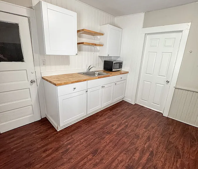 1121 Broadway Ave NW #2 — Photo 6