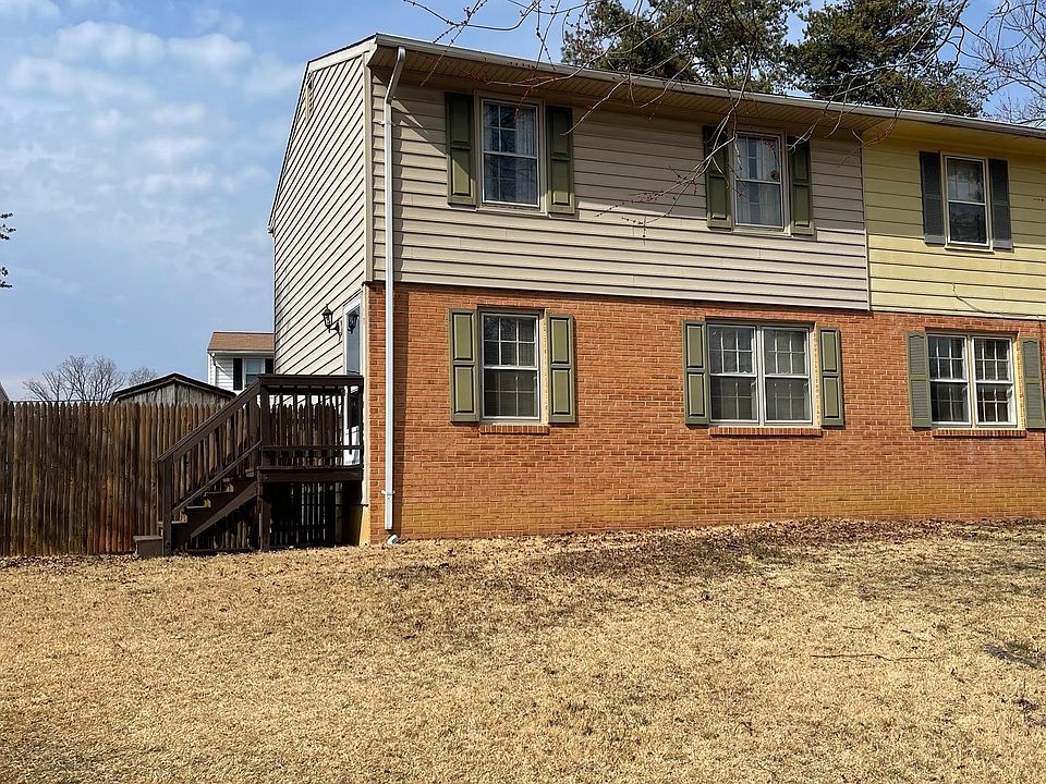 1st image of 10 Birch Ln