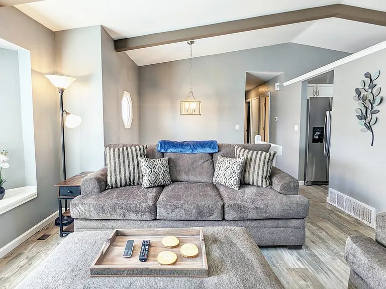 3330 Mirage Dr — Photo 9
