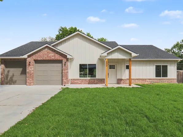 600 S Trotter St, Maize, KS 67101