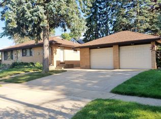 337 E Taylor Ave, Bartlett, IL 60103