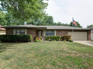 1813 W Katella St, Springfield, MO 65807