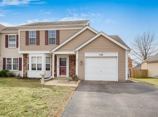 790 Stanford Ln, Carol Stream, IL 60188