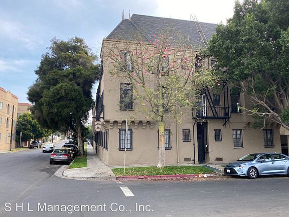 3rd image of 4848 Lexington Ave APT 101