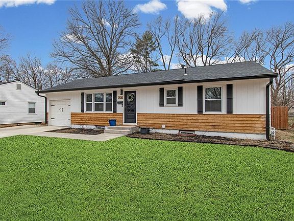 2nd image of 7400 W 65th St