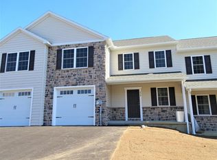 214 Red Fern Dr, East Earl, PA