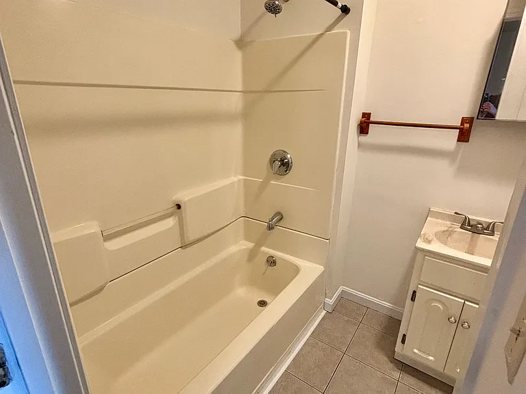 225 Lake St #2C — Photo 9