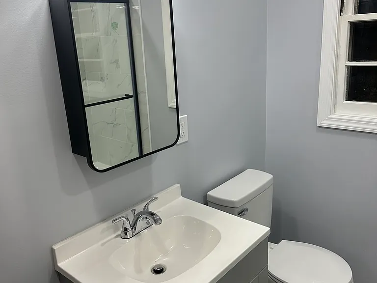 632 E Elm St — Photo 1
