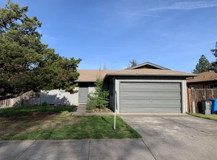 529 James St, Talent, OR 97540