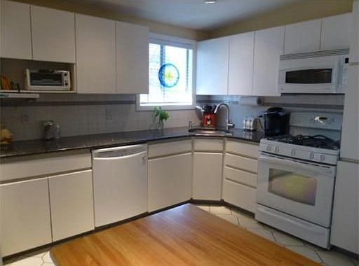 2nd image of 52 Brentwood Cir