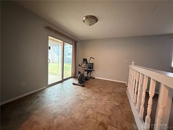 5th image of 4443 Varney Ave