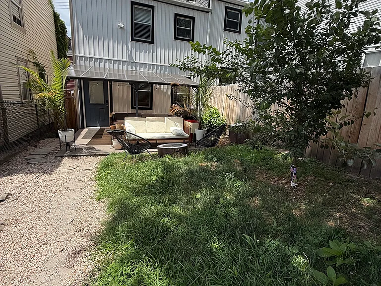 1422 Loraine St — Photo 21