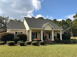 118 Foxworth Trl, Nashville, GA 31639