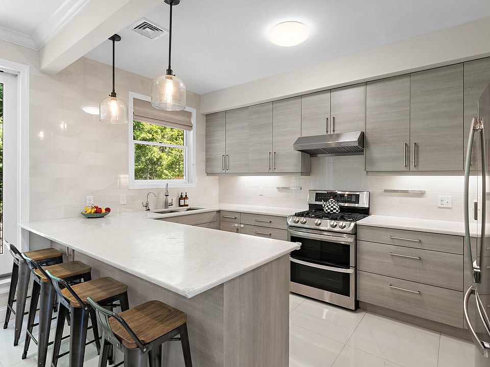 1st image of 55 W 19th St